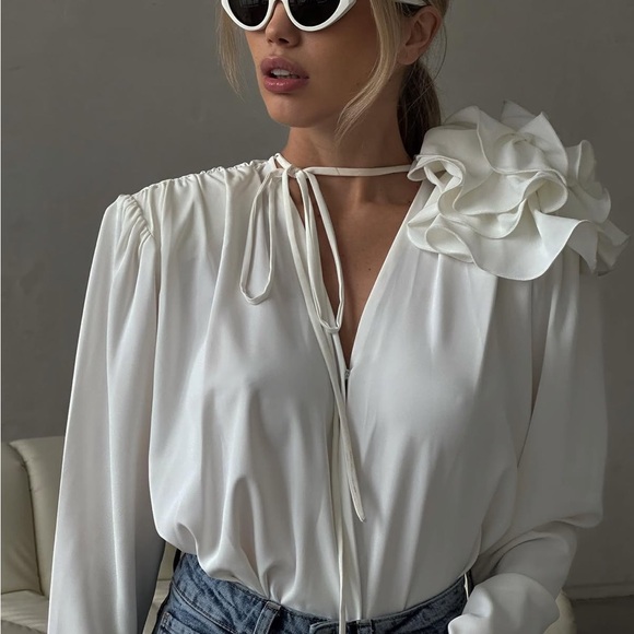 Tops - Elegant White Blouse with Floral Detail